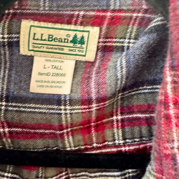 Men's L.L. Bean button up flannels (2 total)  Size Large/Tall, Traditional fit - Picture 4 of 7